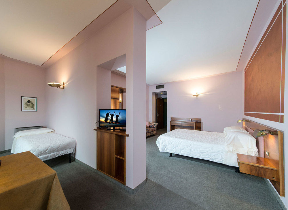 Albergo Moderno Ловере Екстер'єр фото