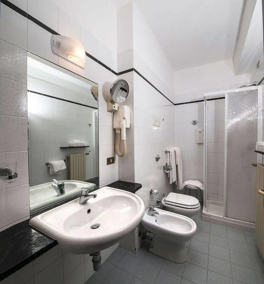 Albergo Moderno Ловере Екстер'єр фото