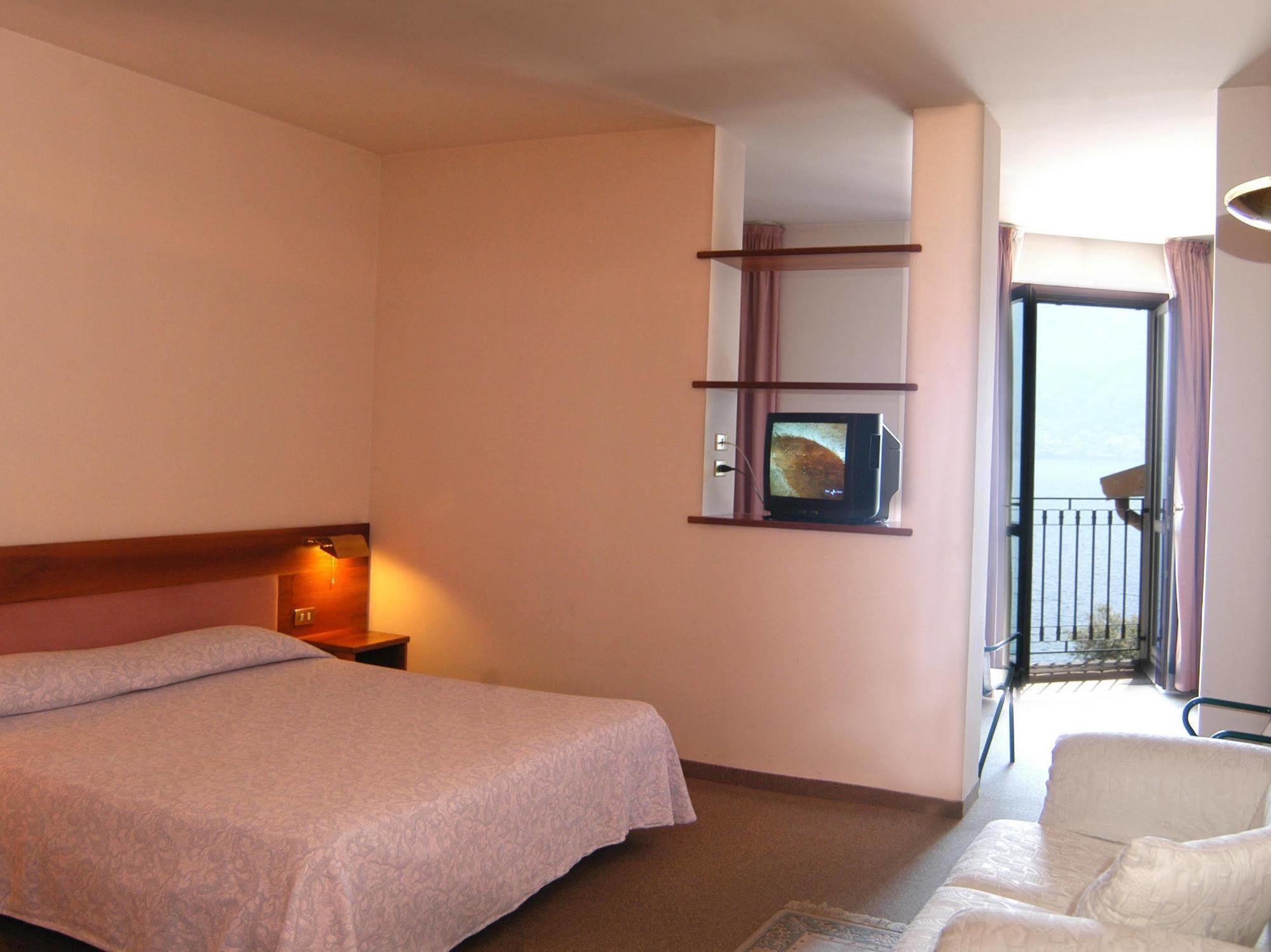 Albergo Moderno Ловере Екстер'єр фото