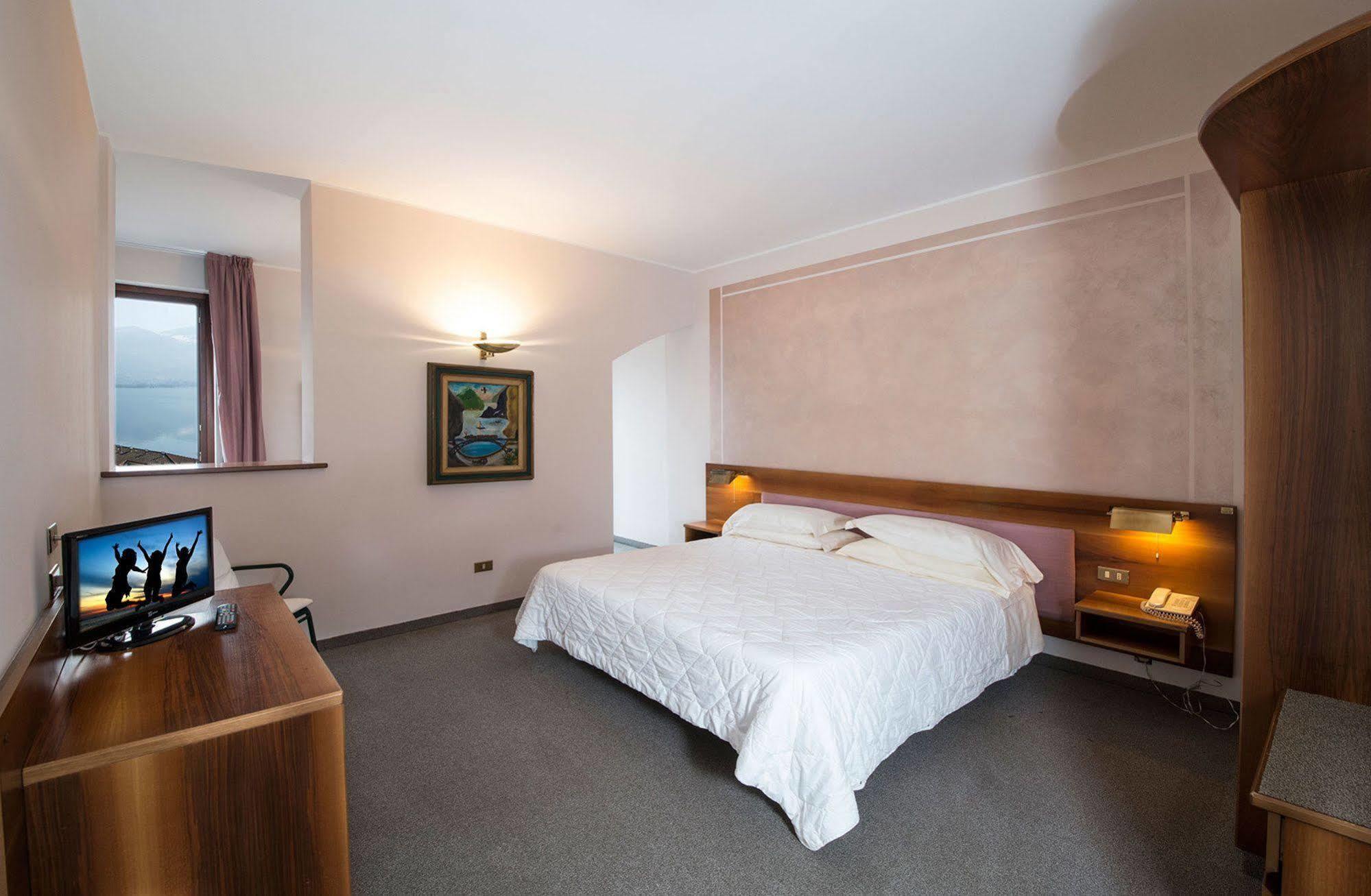 Albergo Moderno Ловере Екстер'єр фото